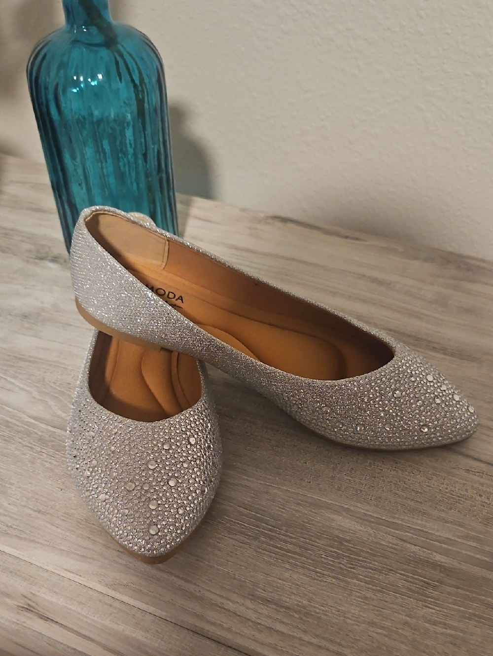 TOP Moda Silver Glitter Rhinestone Pointed Flats